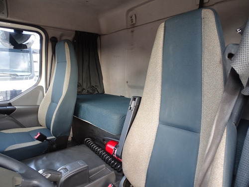 Imagem 10 de 14 de Volvo Vm 330 8x2 Diesel 8x2 2p (diesel) (e5) 2016/2017 Via