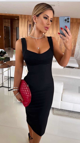 Vestido Negro Elegante Modelo Brasileno