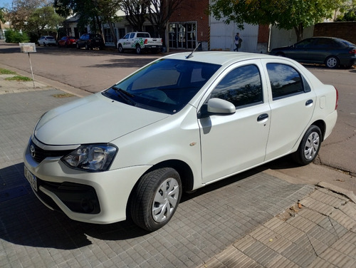 Toyota Etios 1.5 Sedan X