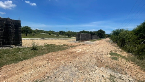 Se Vende Solares En Najayo, Cerca De La Playa.