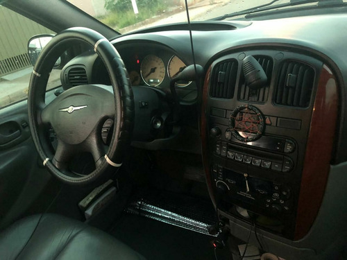 Chrysler Grand Caravan 2006 3.3 Se 5p