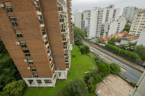 Departamento De 2 Ambientes Con Cochera En Venta En Olivos