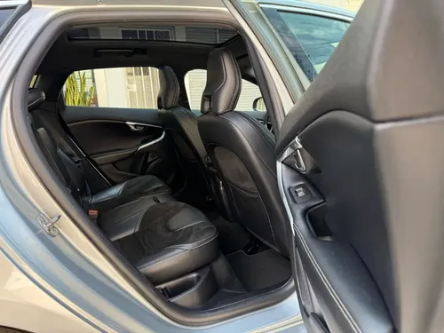 Volvo V40 2.0 T4 Drive-e R-design