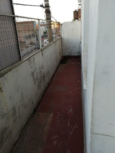 Imagen 27 de 28 de Departamento 2 Ambientes Frente Con Balcon