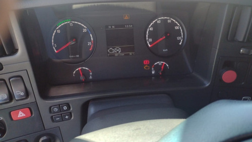 Imagem 14 de 18 de Scania P360 4x2 Cabine Estendida 2013