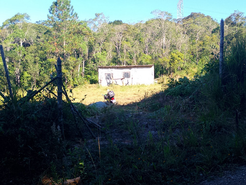 Casa Com 3 Cômodos 3x3 ,e 1 Banheiro Com Possibilidade De Au
