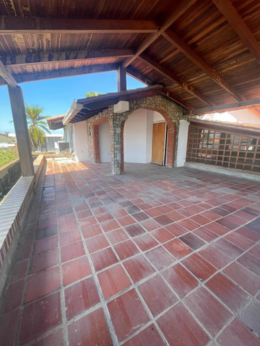 Las Villas Lechería Venta 1300 M2