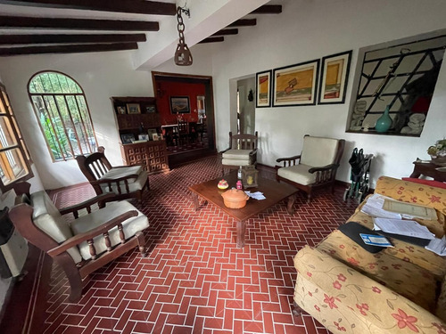 Casa Señorial En Saldán 2800 M2 De Parque Y 300 M2 Cubiertos. Gas Natural Y Escritura