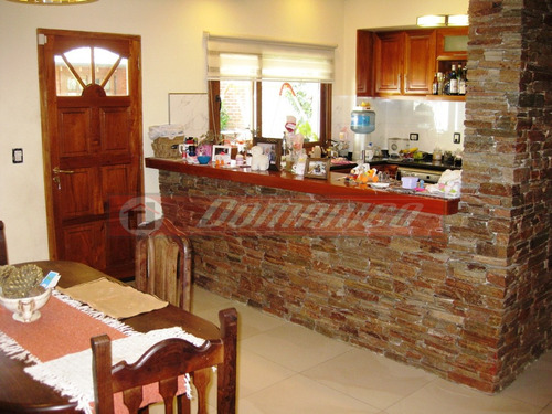 Casa En Venta En Castelar