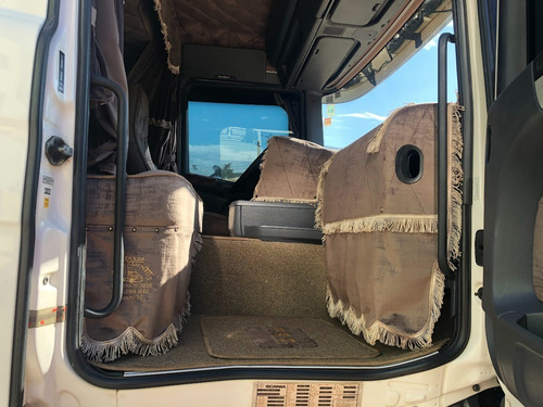Imagem 9 de 15 de Scania G400 6x2 2012