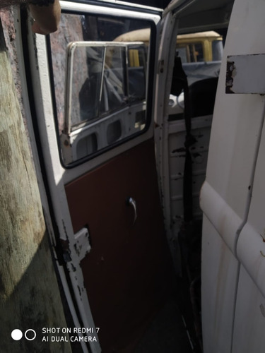Volkswagen Kombi 6 Portas