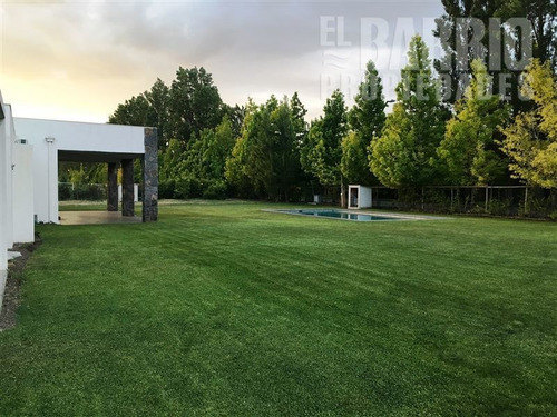 Imagen 4 de 16 de Casa En Venta De 4 Dormitorios En Colina