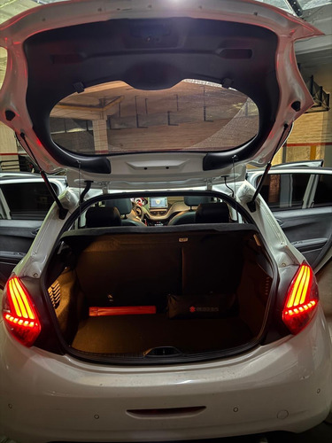 Peugeot 208 1.6 Feline Tiptronic