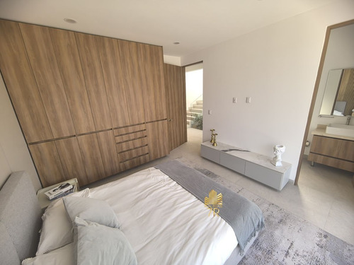 Casa En Venta Con Vista Panorámica En Zibata!