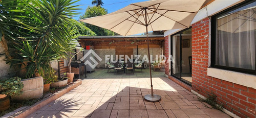 Casa En Venta De 5 Dorm. En Las Condes