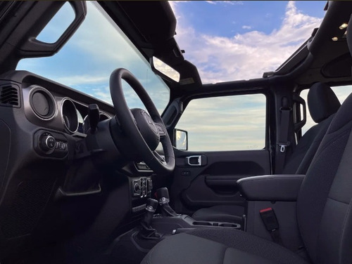 Imagen 2 de 12 de Jeep Gladiator Sport 4x4 2021