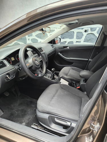 Volkswagen Jetta 2.5 Style Active Mt