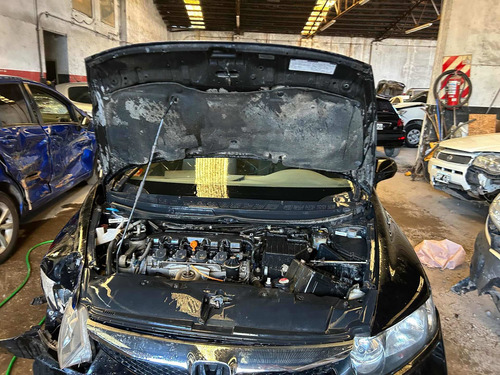 Imagen 7 de 18 de Honda Civic Lxs 4p Chocado Parte Trasera Y Poco Delantera