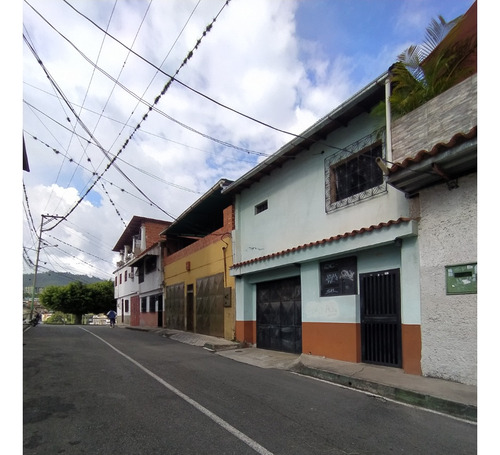 Best House Vende Céntrica Casa En Los Teques.  