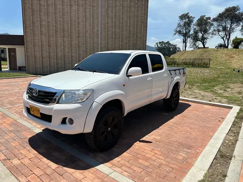 Toyota Hilux 2.5 Imv 100 hp 4x4