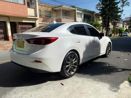 Mazda Mazda 3 Grand Touring