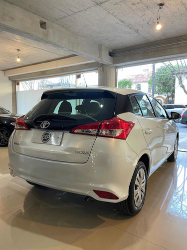 Imagen 11 de 18 de Toyota Yaris 2022 1.5 107cv Xs