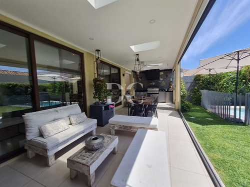 Casa En Venta De 3 Dorm. En Colina Piedra Roja Chicureo