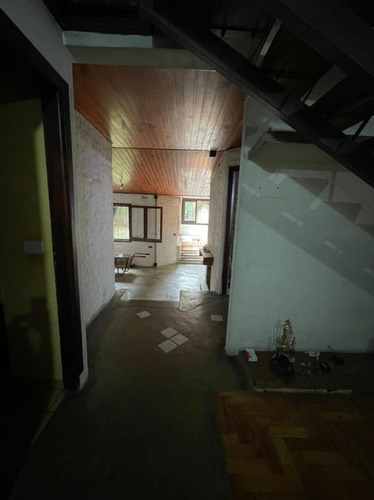 Imagen 6 de 14 de Magnífica Casa En Venta De 5 Ambientes Con Jardín Y Quincho En Banfield Oeste