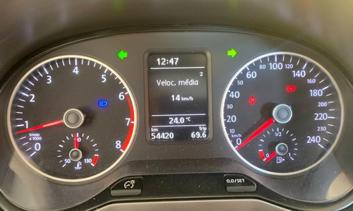 Imagem 4 de 15 de Volkswagen Fox 1.6 2016 Baixa Quilometragem Metro Sao Lucas