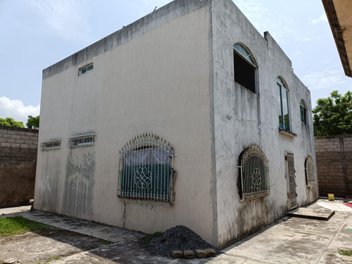 Sevende Casa $1,450,00 Tal Y Como Se Muestra En Las Fotos. En Calle Costa Azul Lotes 8 Y 9. Manzana A Entre Playa Xcaret Y Av. Xana. Col. Ampliación Las Bajadas. Veracruz. Ver.