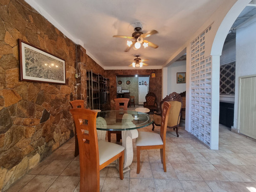 Imagen 17 de 17 de Vendo Casa 415m2 3h/4b/6p Vista Alegre 5019