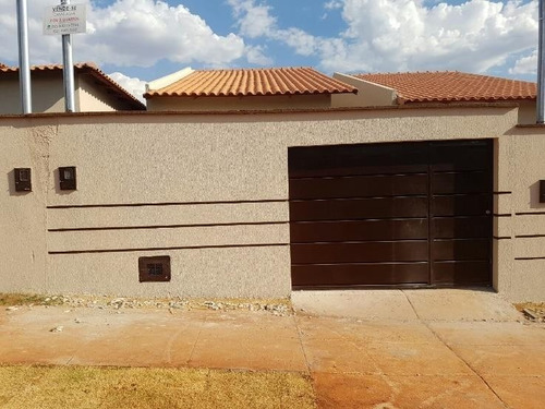 Imagem 1 de 13 de Casa De 3/4 Com Entrada De 3 Mil A 15 Min. Do Flamboyant