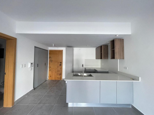 ¡apartamento De Lujo En Alquiler Con Amenidades De Resort!
