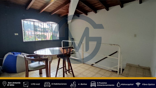 Sm 24-2-28 Amplia Casa Dúplex Con Terreno Para Estacionamiento, Taller O Mini Galpón En El Sitio A Pocos Metros De La Vía Principal.