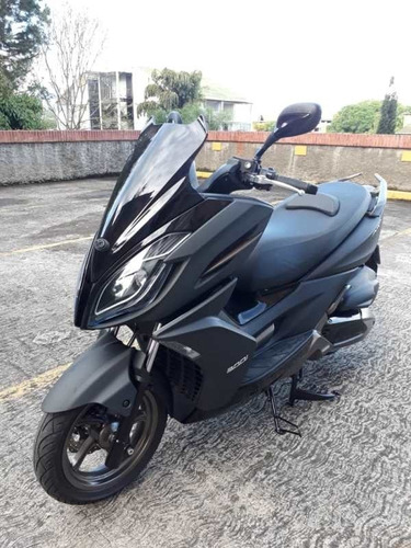 Imagen 1 de 12 de Kymco K-xct 300