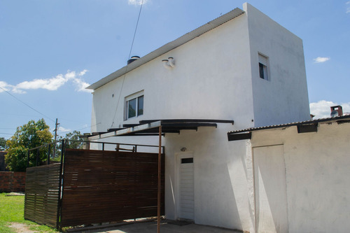 Venta Casa 2 Ambientes Con Terreno Muy Amplio