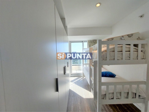 Imagen 14 de 17 de Amplio Apartamento En Piso Alto, Con Excelente Vista Al Mar.