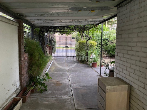 Casa En Venta De 4 Dorm. En Las Condes