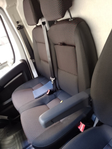 Imagen 15 de 17 de Peugeot Boxer Premiun Minibus 2.2 Hdi 440 L4 H2 130cv