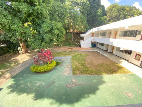 Imagen 2 de 12 de Se Vende Edificio 2637,84 M² 8o/14b/35p- Prados Del Este