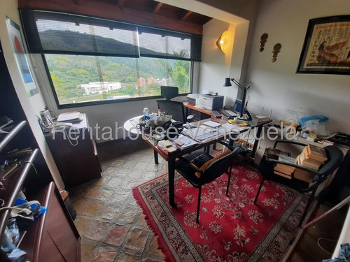 Bello Townhouse En Venta Ubicado En La Tahona 25-15574