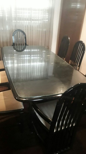 Juego De Mesa Laqueado Con 8 Sillas Y Top De Vidrio.