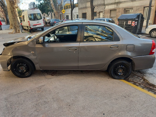 Imagen 3 de 11 de Toyota Etios Xs 1.5 Sedan