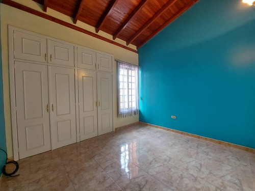 Townhouse En Venta En Araguama Country, Maracay