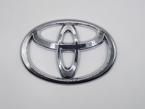 Emblema Toyota Adhesivo 13*8.9cm Trasera Fortuner Del Yaris 