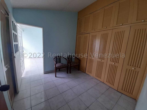 Imagen 26 de 30 de Casa Quinta En Venta En La Urbanización La Rosaleda Zona Este De Barquisimeto Lara, 04245937542 Numero De Contacto Directo, Cerca A La Entrada De Barquisimeto