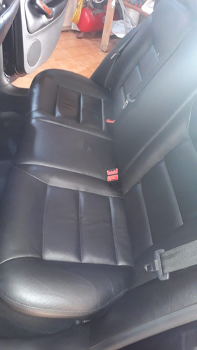 Volkswagen Bora 1.8 Highline T 180cv Cuero