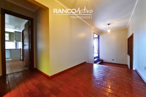 Hermosa Casa Con Amplios Espacios Y Entorno Natural. 4d, 3b