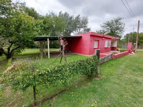 Casa Con Amplio Terreno En Un Pueblito Rural