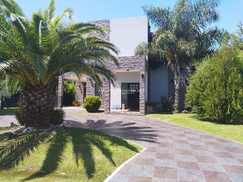 Imagen 3 de 22 de Casa 4 Ambientes En Alquiler En Barrio Malibu